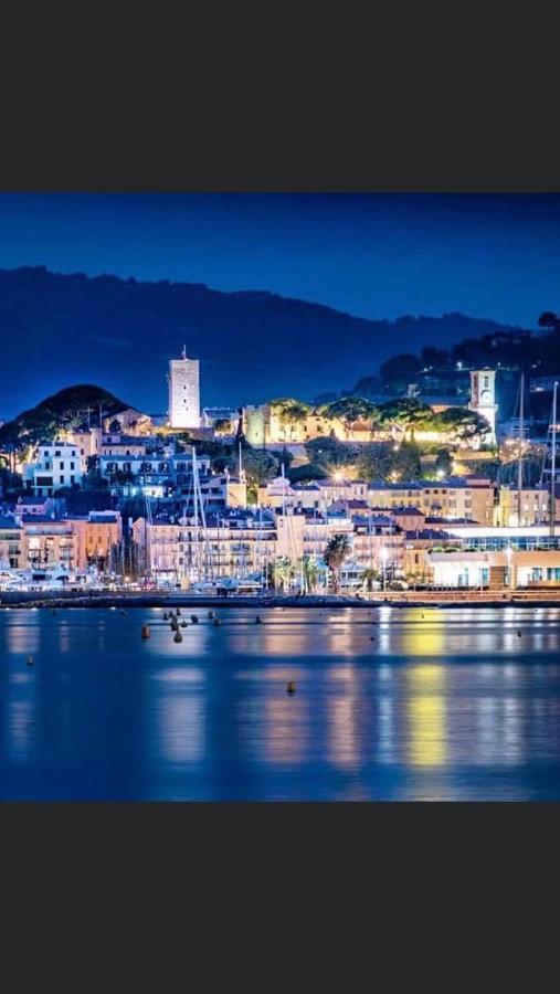Cannes Old Port, Seafront & Seaview, Yacht Show Port Exterior foto